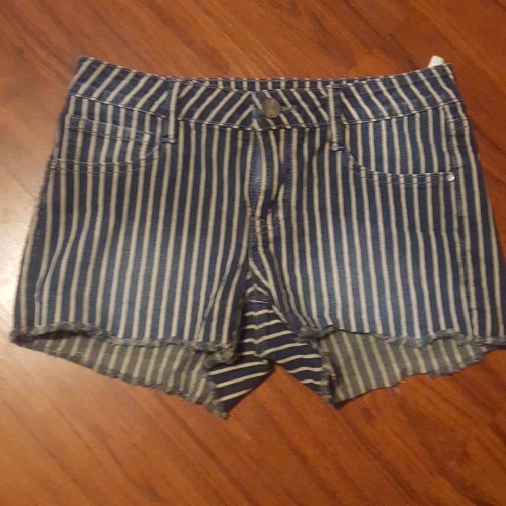 Kardashian Kollection Kourtney shorts